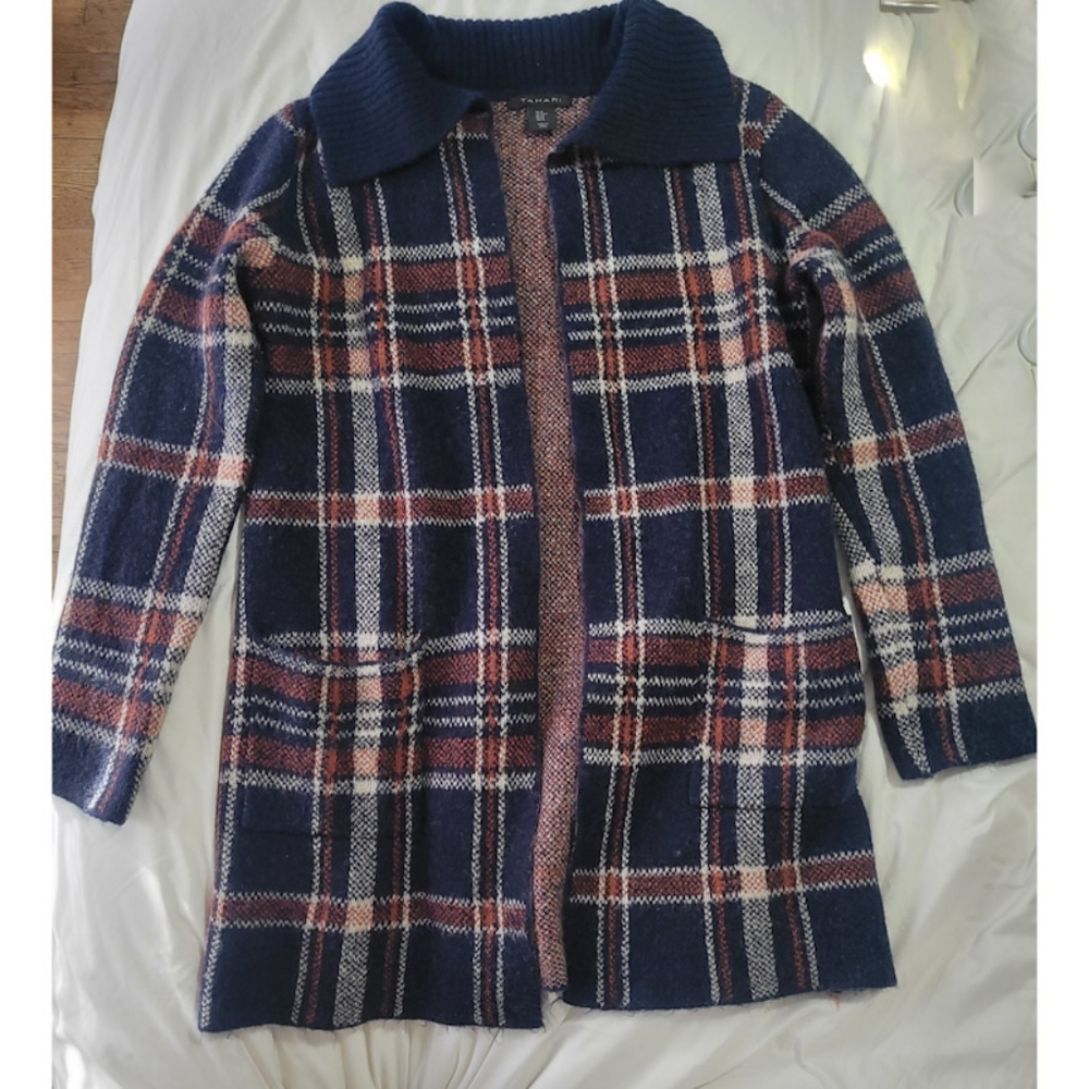 Very nice wool blend cardigan